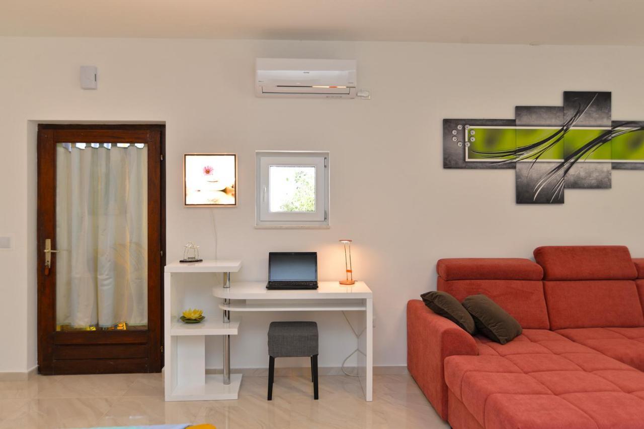 Apartments Mala Vala 925 - Adapted Fažana Esterno foto