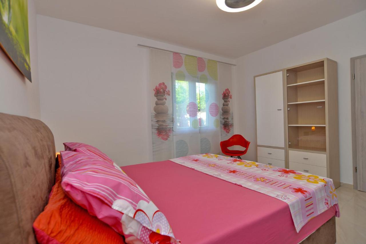 Apartments Mala Vala 925 - Adapted Fažana Esterno foto